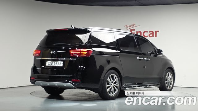 Kia Canival 2019 — photo 2