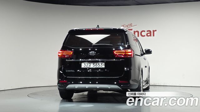 Kia Canival 2019 — photo 4