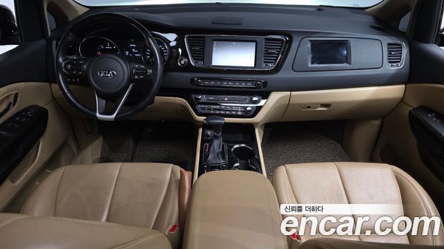 Kia Canival 2019 — photo 10