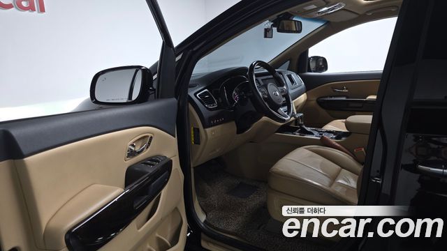 Kia Canival 2019 — photo 13