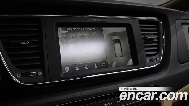 Kia Canival 2019 — photo 21