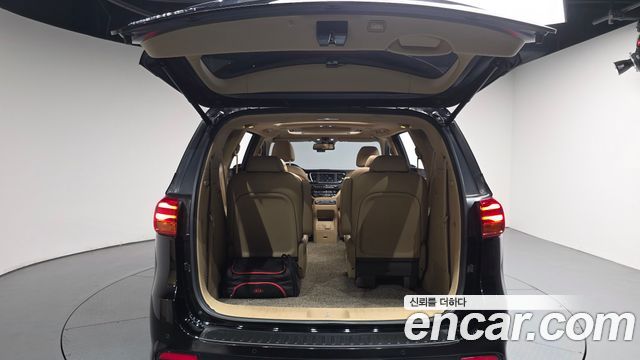 Kia Canival 2019 — photo 26