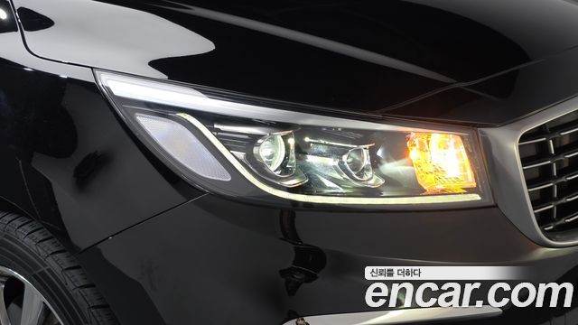 Kia Canival 2019 — photo 8