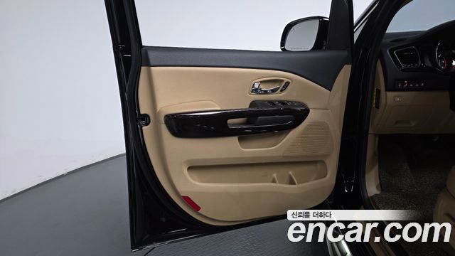 Kia Canival 2019 — photo 15