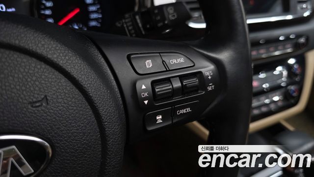Kia Canival 2019 — photo 35