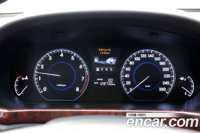Hyundai Equus 2010 — photo 13