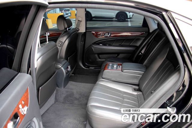 Hyundai Equus 2010 — photo 18