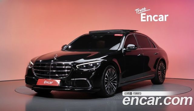 Mercedes-Benz S-Class 2023 — photo 1