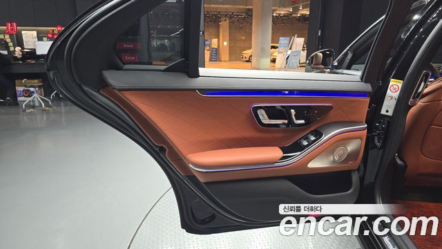 Mercedes-Benz S-Class 2023 — photo 15