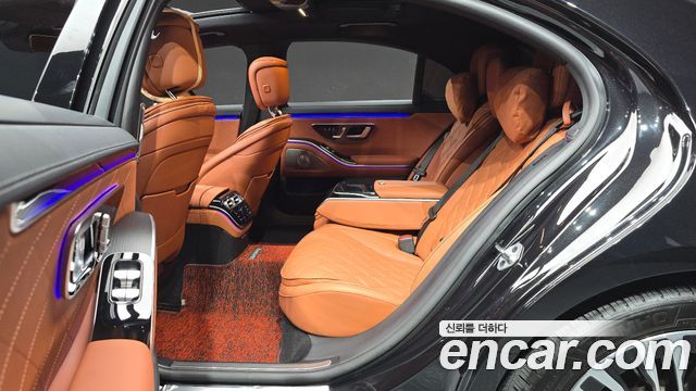 Mercedes-Benz S-Class 2023 — photo 16