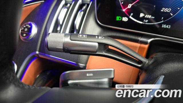 Mercedes-Benz S-Class 2023 — photo 30