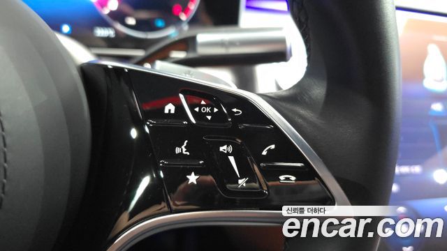 Mercedes-Benz S-Class 2023 — photo 32