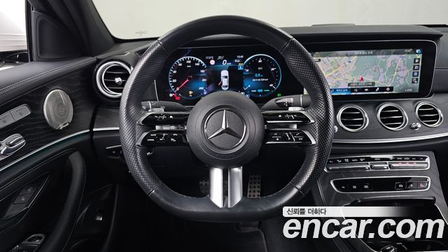 Mercedes-Benz E-Class 2023 — photo 20