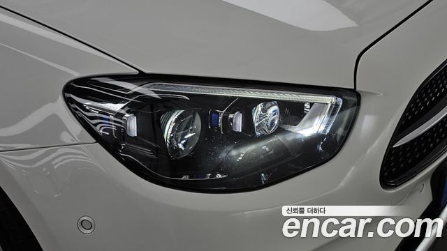 Mercedes-Benz E-Class 2023 — photo 8