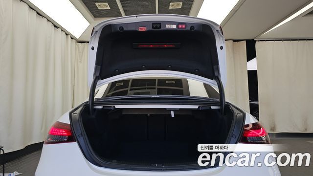 Mercedes-Benz E-Class 2023 — photo 27