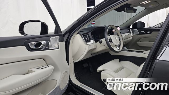 Volvo XC60 2026 — photo 13