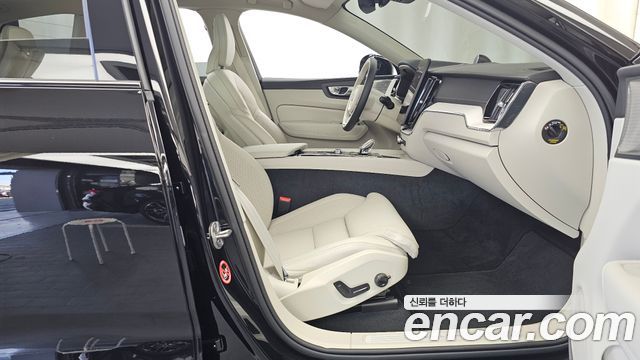 Volvo XC60 2026 — photo 17
