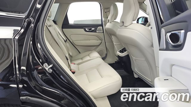Volvo XC60 2026 — photo 18