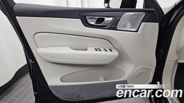 Volvo XC60 2026 — photo 14