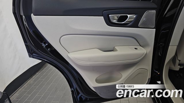 Volvo XC60 2026 — photo 15
