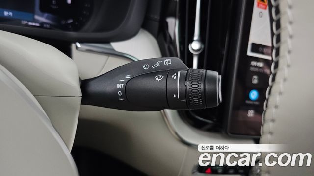 Volvo XC60 2026 — photo 30