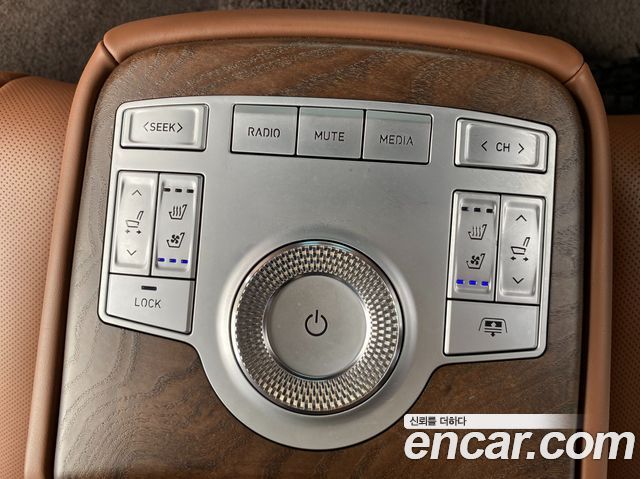 Genesis G80 2022 — photo 17