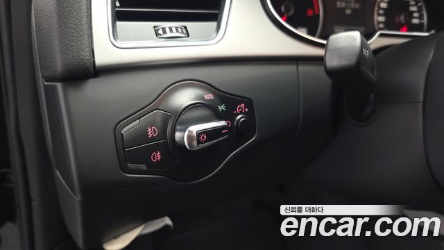 Audi A4 2013 — photo 17