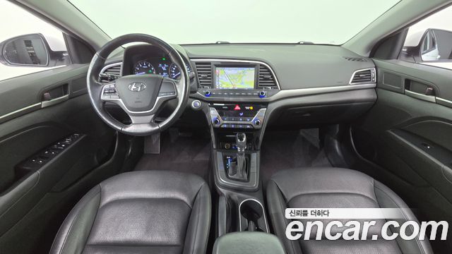 Hyundai AVANTE 2017 — photo 10