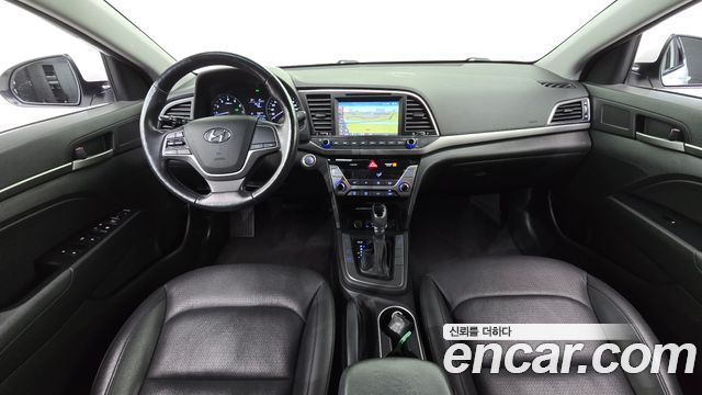 Hyundai AVANTE 2017 — photo 23