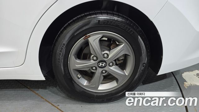 Hyundai AVANTE 2017 — photo 7