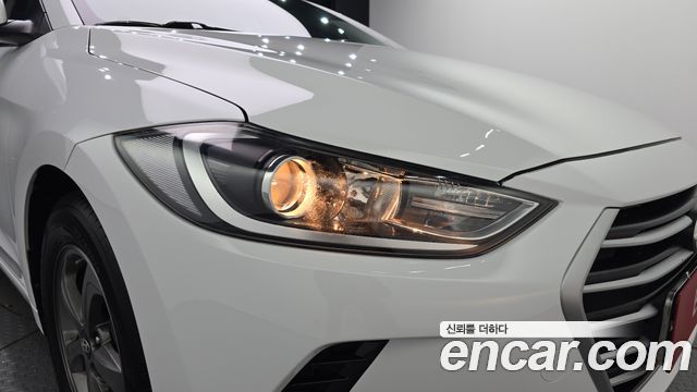 Hyundai AVANTE 2017 — photo 8