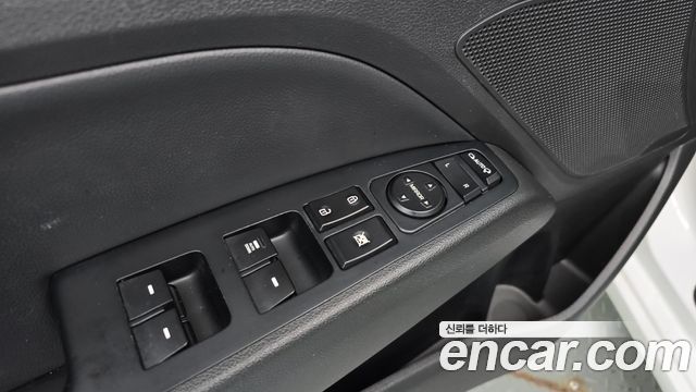 Hyundai AVANTE 2017 — photo 27
