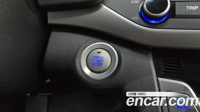 Hyundai AVANTE 2017 — photo 31
