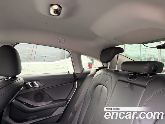BMW 2-Series 2021 — photo 16