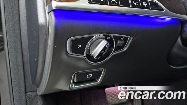 Mercedes-Benz S-Class 2020 — photo 30