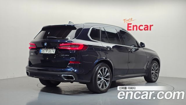 BMW X5 2021 — photo 2