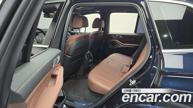 BMW X5 2021 — photo 11