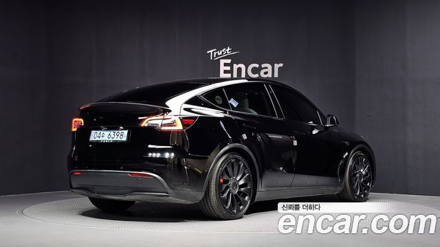 Tesla Model Y 2022 — photo 2