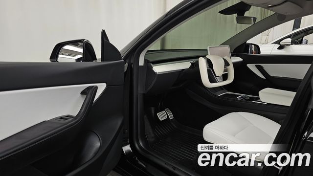 Tesla Model Y 2022 — photo 12