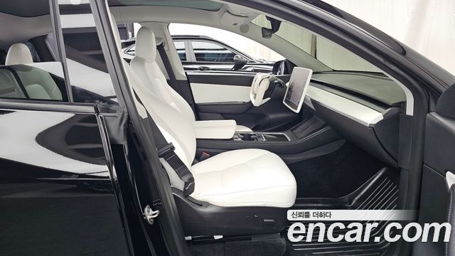 Tesla Model Y 2022 — photo 16
