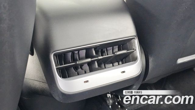 Tesla Model Y 2022 — photo 23