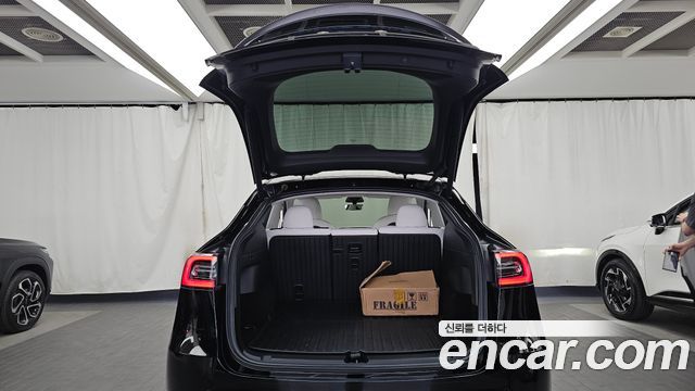Tesla Model Y 2022 — photo 25