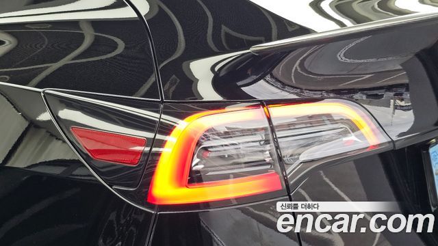 Tesla Model Y 2022 — photo 9
