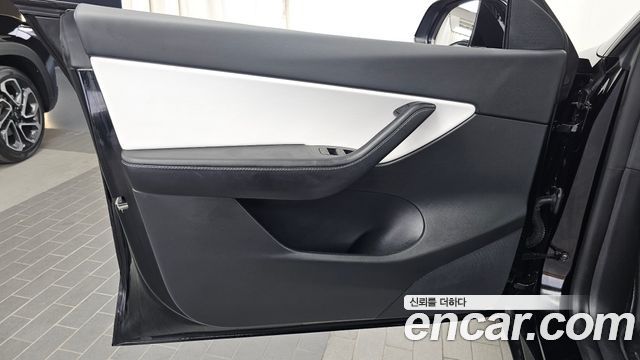 Tesla Model Y 2022 — photo 13
