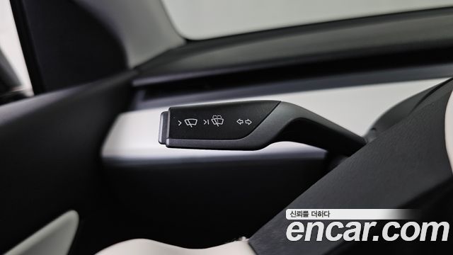 Tesla Model Y 2022 — photo 28
