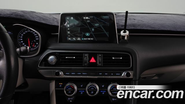 Genesis G70 2018 — photo 13