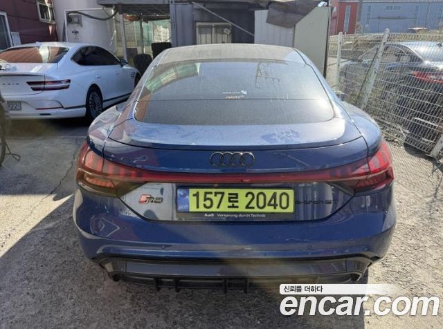 Audi RS e-tron GT 2022 — photo 2