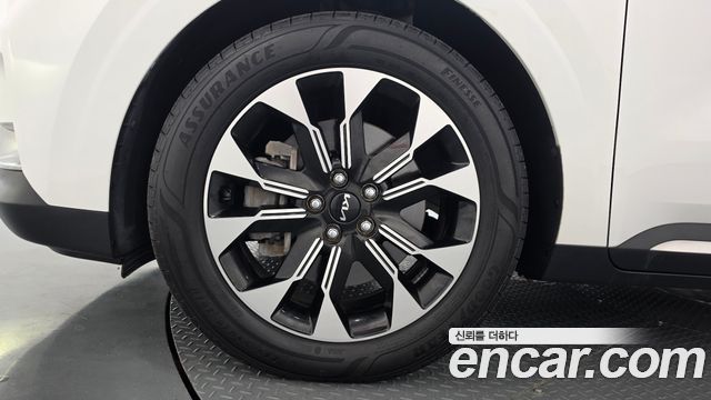 Kia Canival 2023 — photo 5