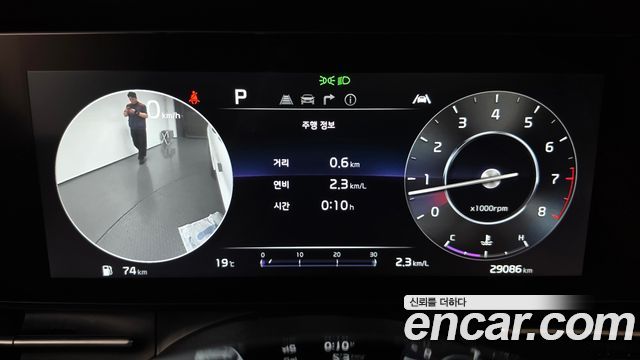 Kia Canival 2023 — photo 11