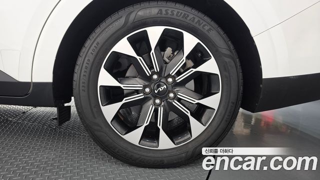 Kia Canival 2023 — photo 7